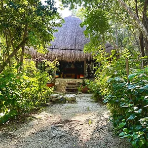 Camping Glamping Bunga Lotus, Tulum Pueblo